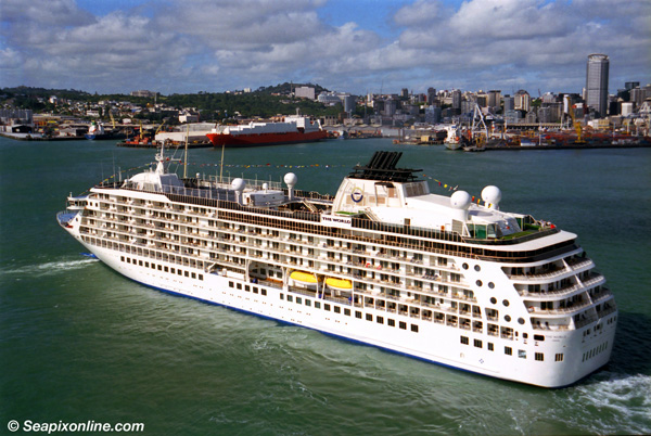 THE WORLD (2002/43188grt/IMO 9219331) in Auckland, New Zealand for the 2002/3 Louis Vuitton/Americas Cup yachting regatta. 15 February 2003. Photo by Seapixonline.com